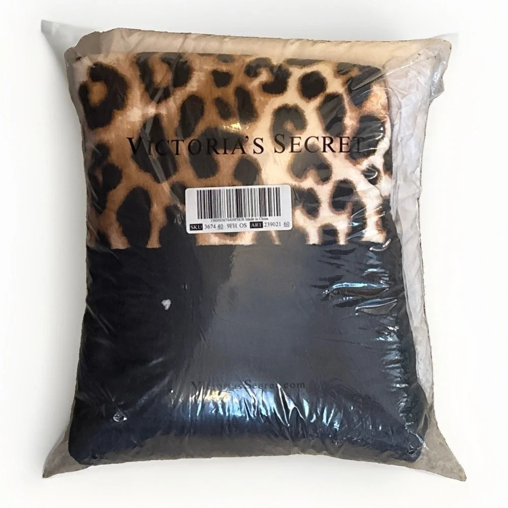 Victoria's Secret Leopard Sherpa Blanket Black White Animal Print